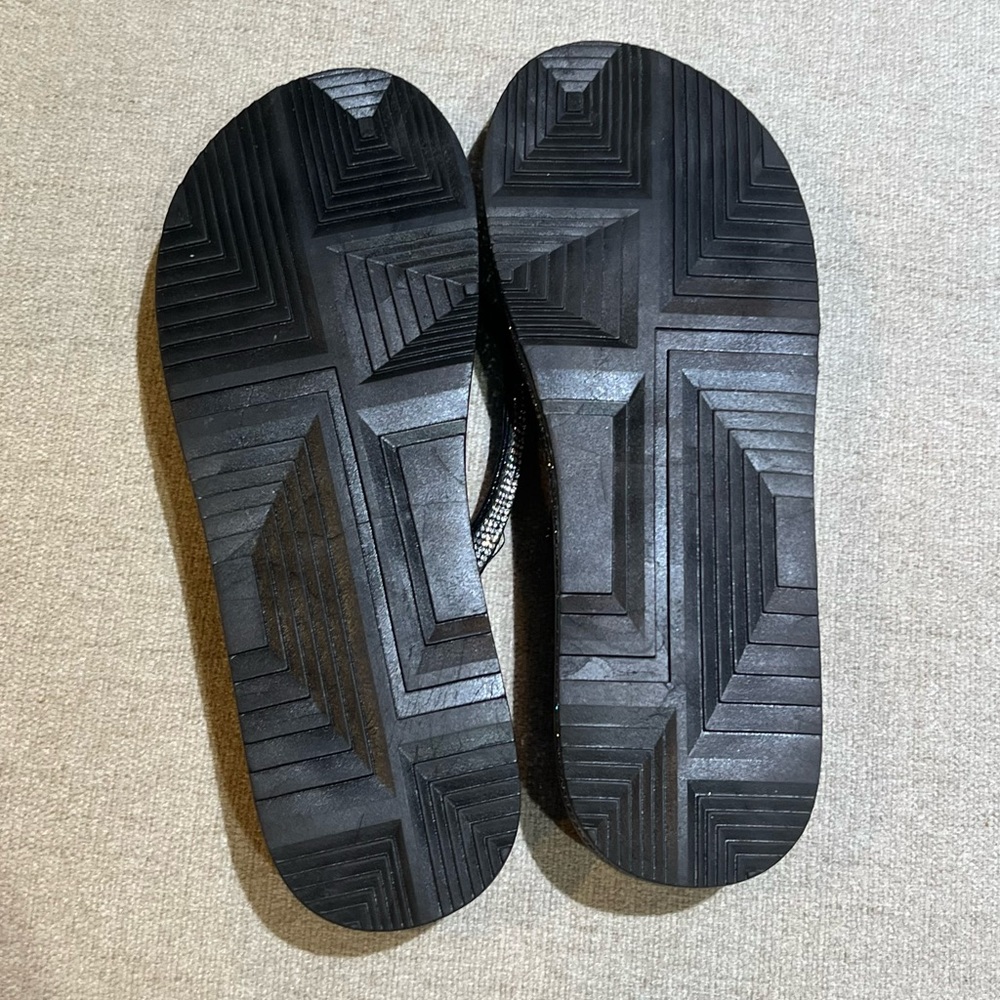 Bolaro Flip Flops Size 9 - Picture 7 of 8